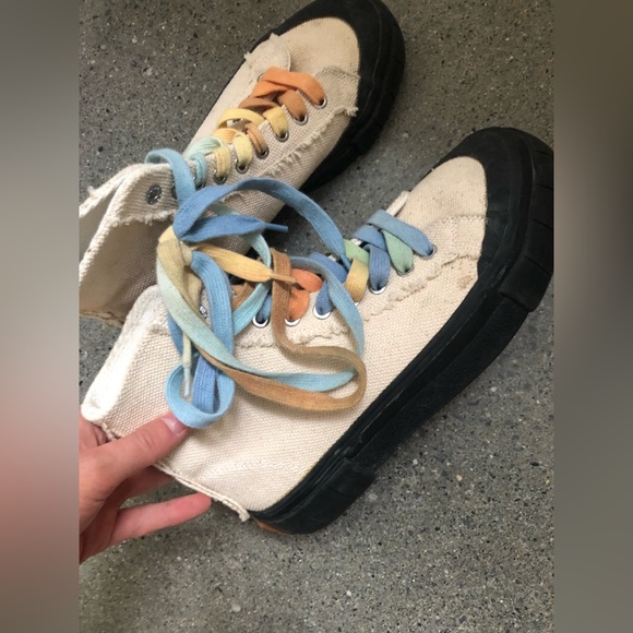 Gorgeous GOOD NEWS sneakers. Multicoloured laces. All year wear! - Picture 2 of 3